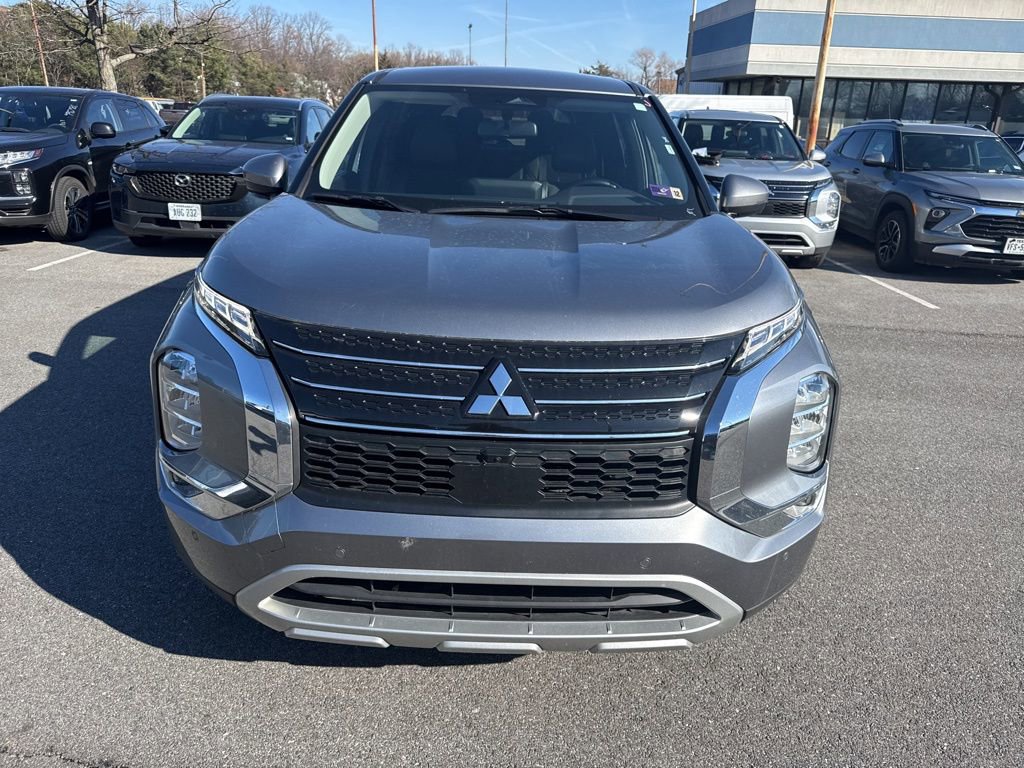 Used 2024 Mitsubishi Outlander SE image 8
