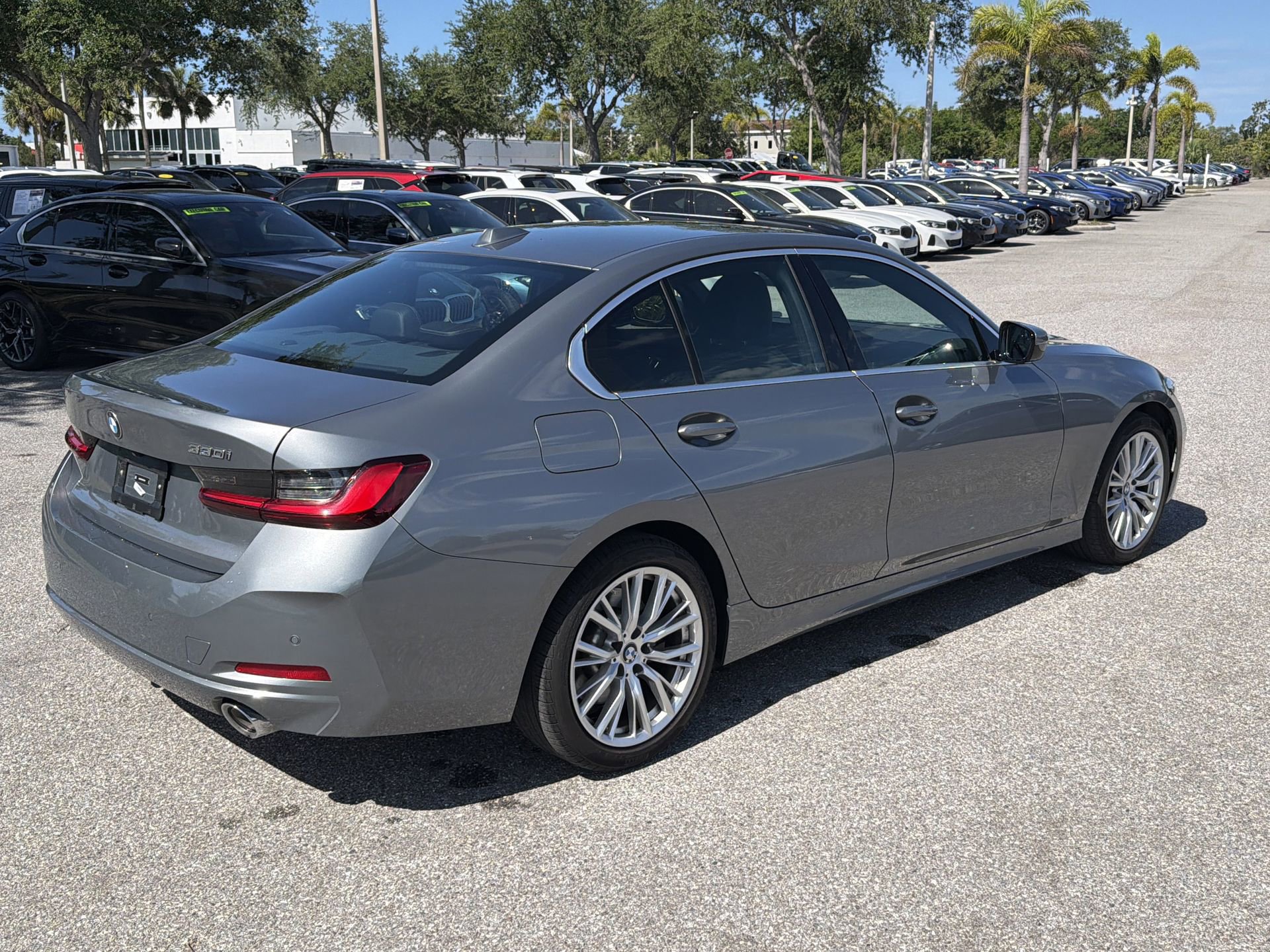 Certified 2024 BMW 330i Sedan RWD image 4