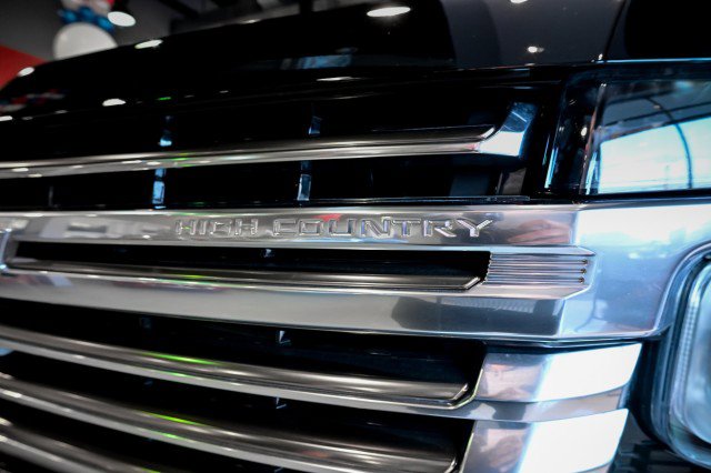 Used 2024 Chevrolet Suburban High Country AWD/4WD image 42