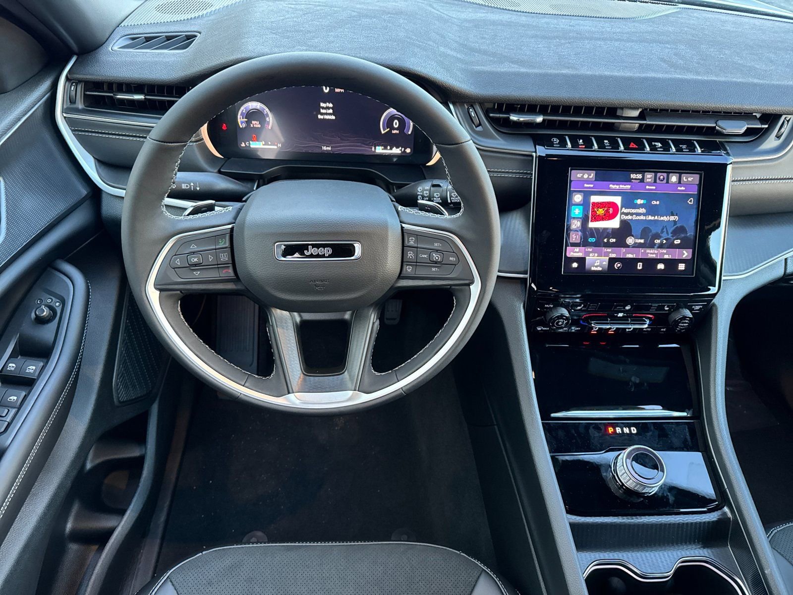 New 2025 Jeep Grand Cherokee Altitude w/ Trailer Tow Package image 14