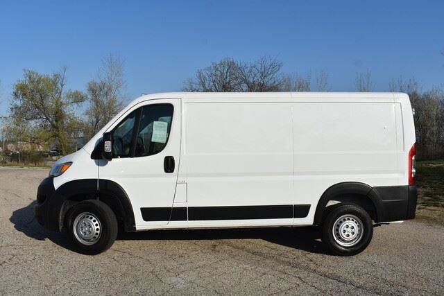 Used 2025 RAM ProMaster 2500 w/ Convenience Group FWD image 3