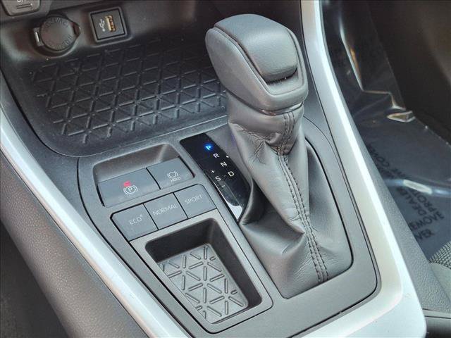 Used 2024 Toyota RAV4 LE FWD image 11