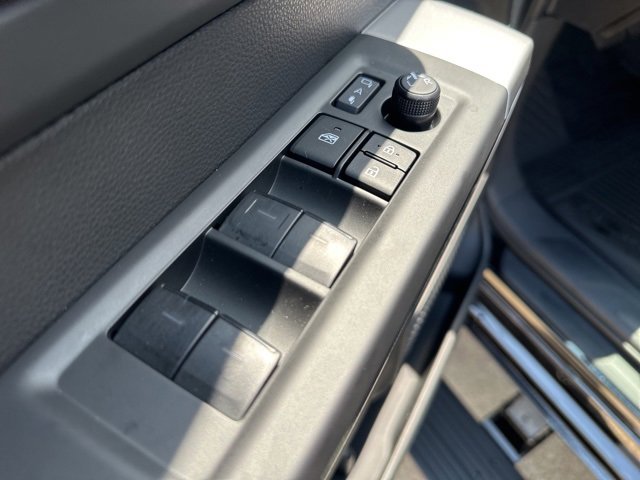 Used 2025 Toyota Tundra Platinum image 9