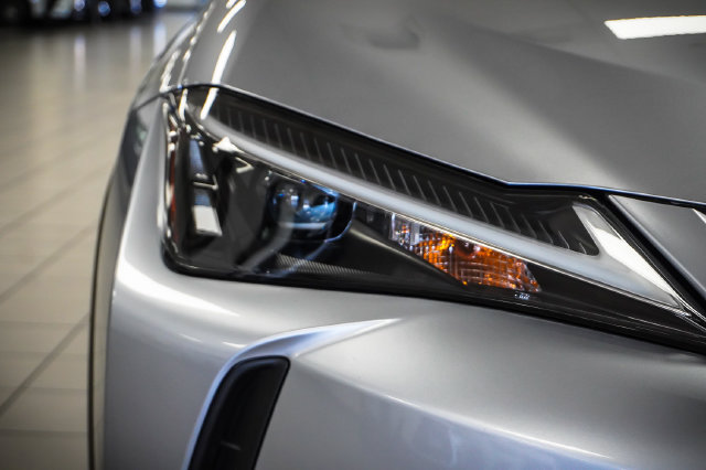 Certified 2025 Lexus UX 300h FWD w/ Accessory Package (Z2) image 27