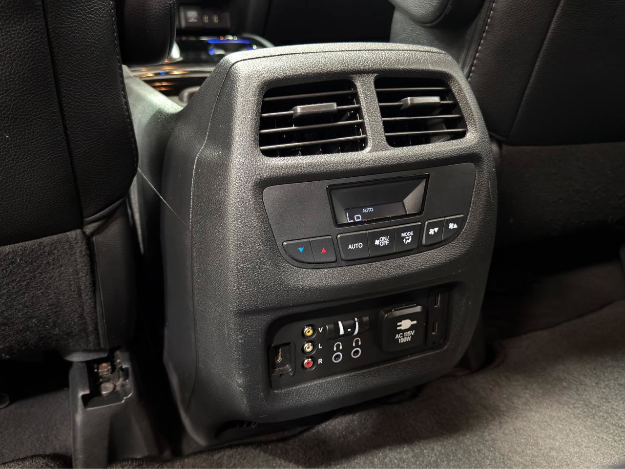 Used 2016 Honda Pilot Touring image 25