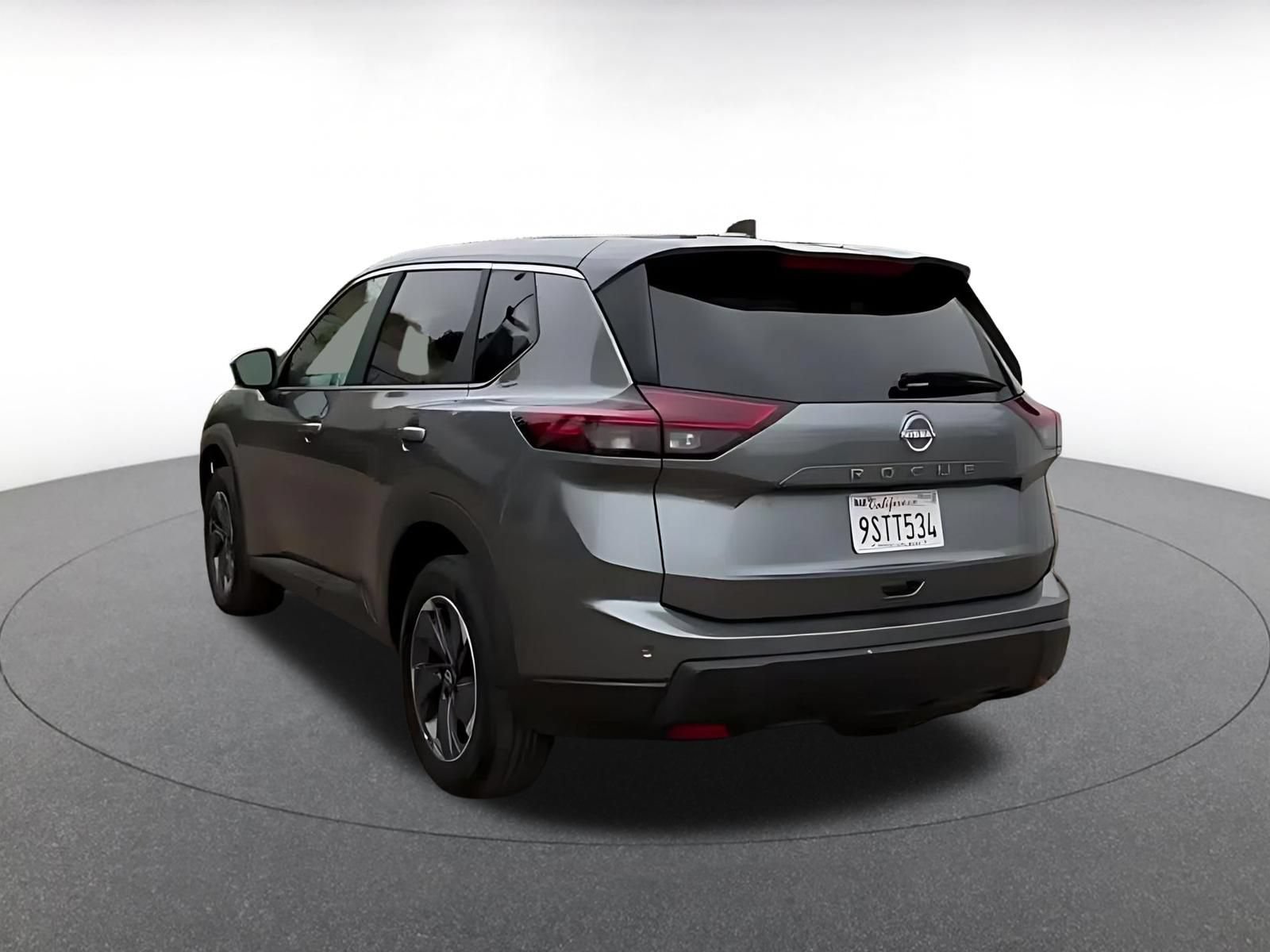 Used 2025 Nissan Rogue SV FWD image 11