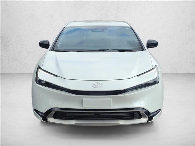 Used 2025 Toyota Prius Plug-In Hybrid video 2