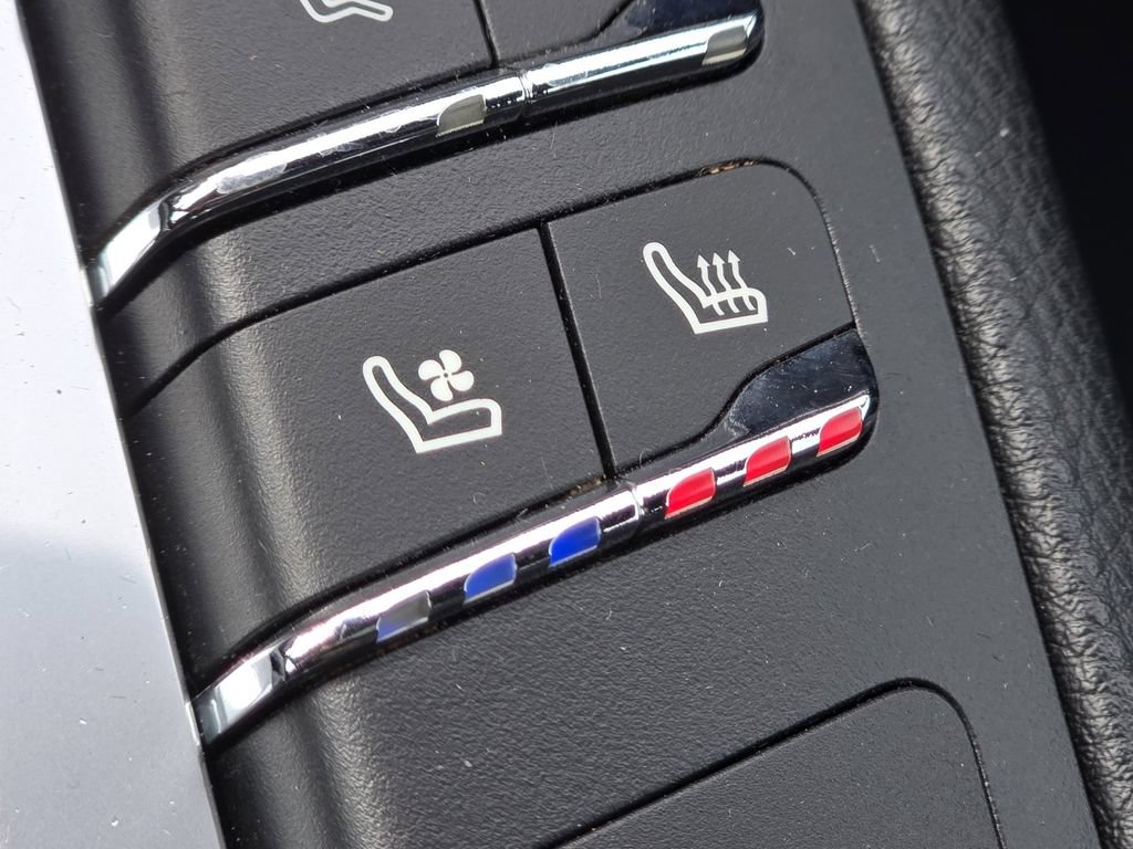 Used 2020 Porsche Macan S AWD/4WD image 12