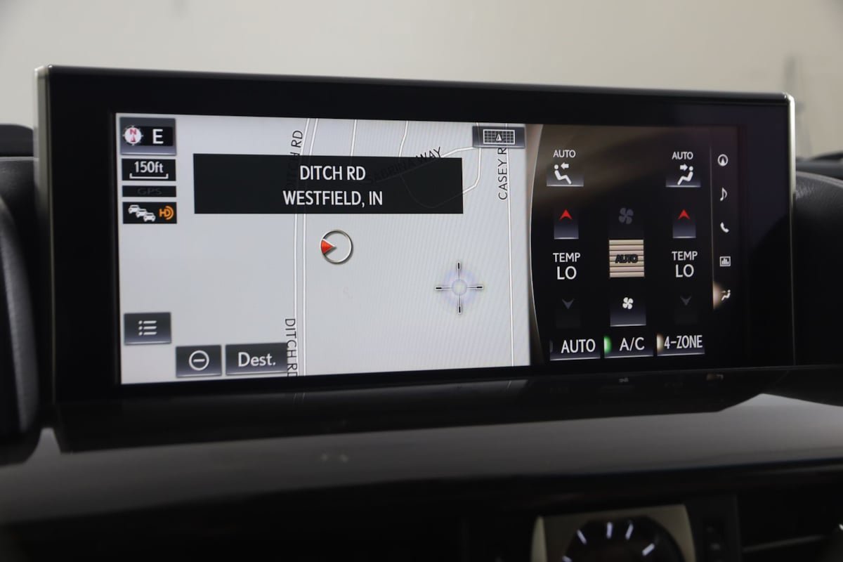 Used 2020 Lexus LX 570 4WD w/ Luxury Package image 9