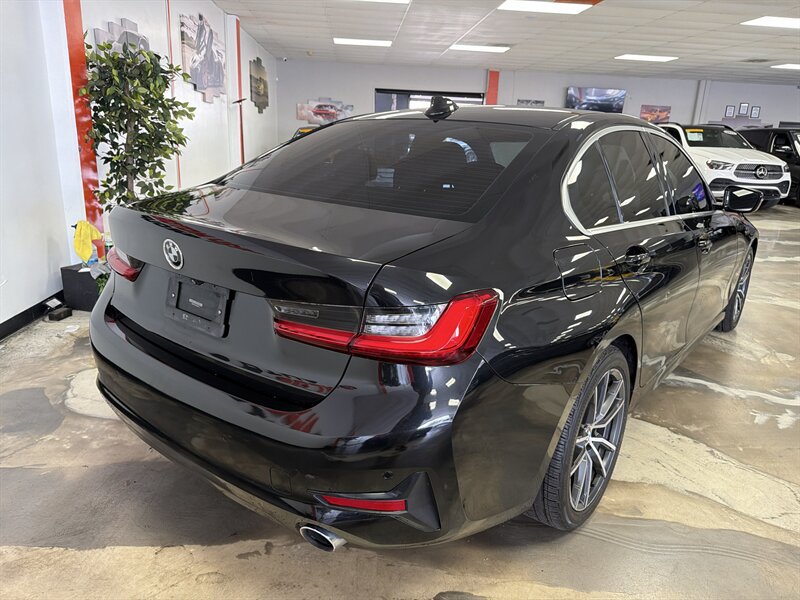 Used 2019 BMW 330i Sedan w/ Convenience Package RWD image 10