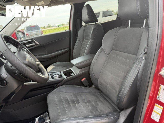 Used 2023 Mitsubishi Outlander SE Black Edition AWD/4WD image 12