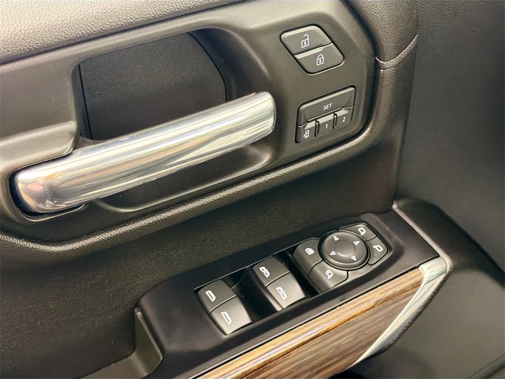 Used 2019 Chevrolet Silverado 1500 High Country image 18