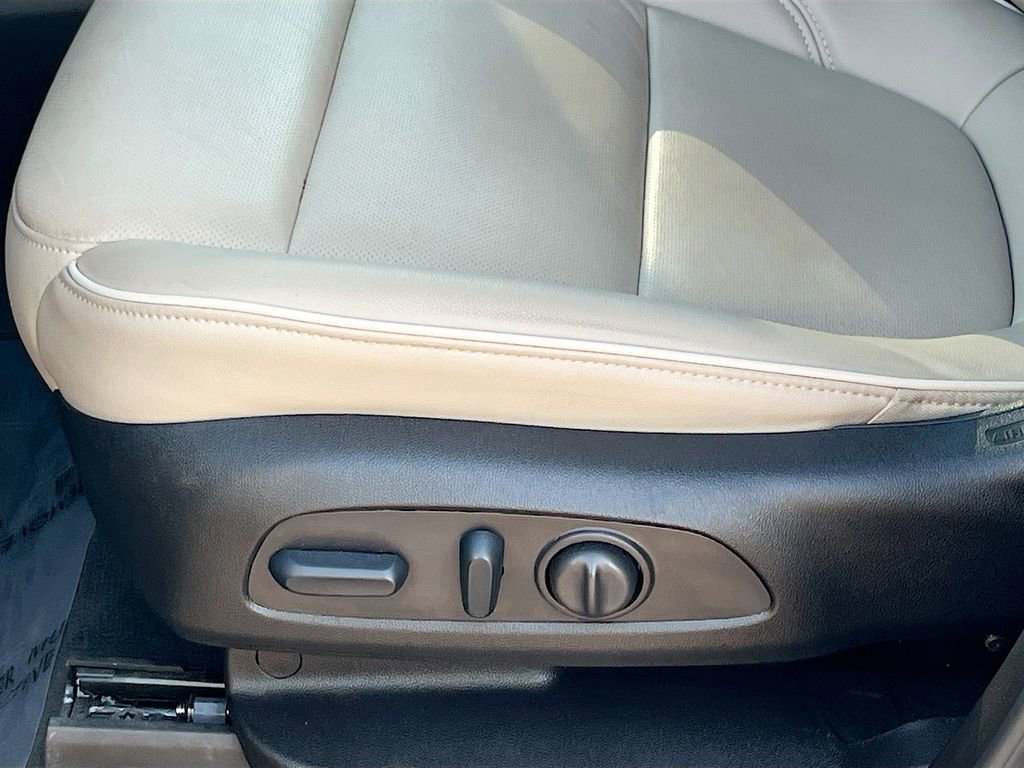 Used 2023 Chevrolet Traverse Premier w/ LPO, Floor Liner Package image 20