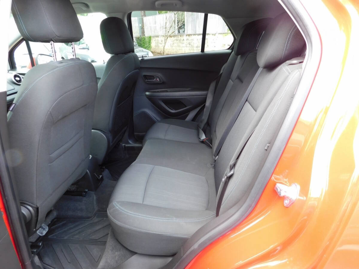 Used 2015 Chevrolet Trax LT w/ LPO, Protection Package AWD/4WD image 6