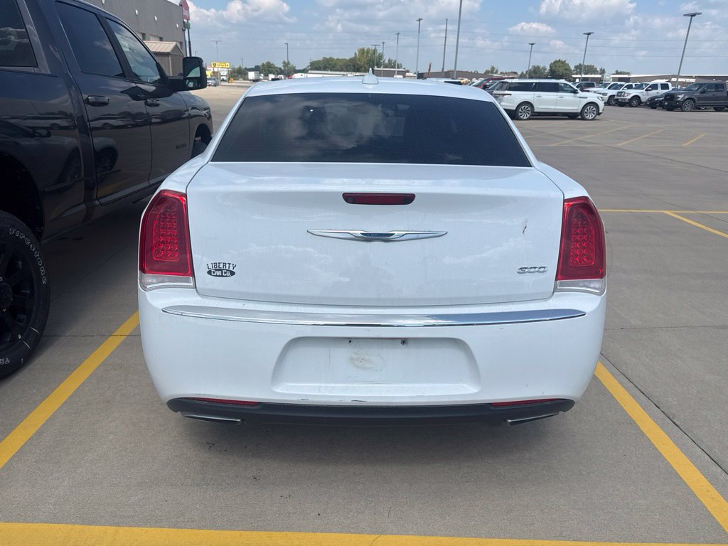 Used 2017 Chrysler 300 Limited RWD image 16