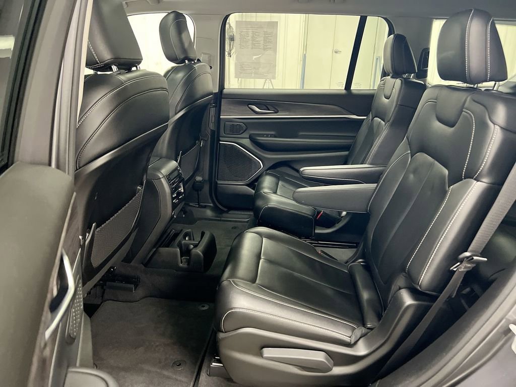 Used 2021 Jeep Grand Cherokee L Limited image 24