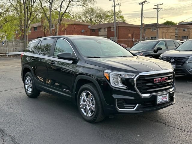 Used 2024 GMC Terrain SLE AWD/4WD image 3
