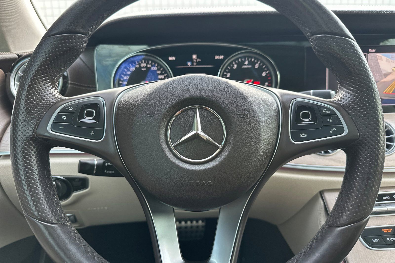 Used 2018 Mercedes-Benz E 400 E 400 image 23