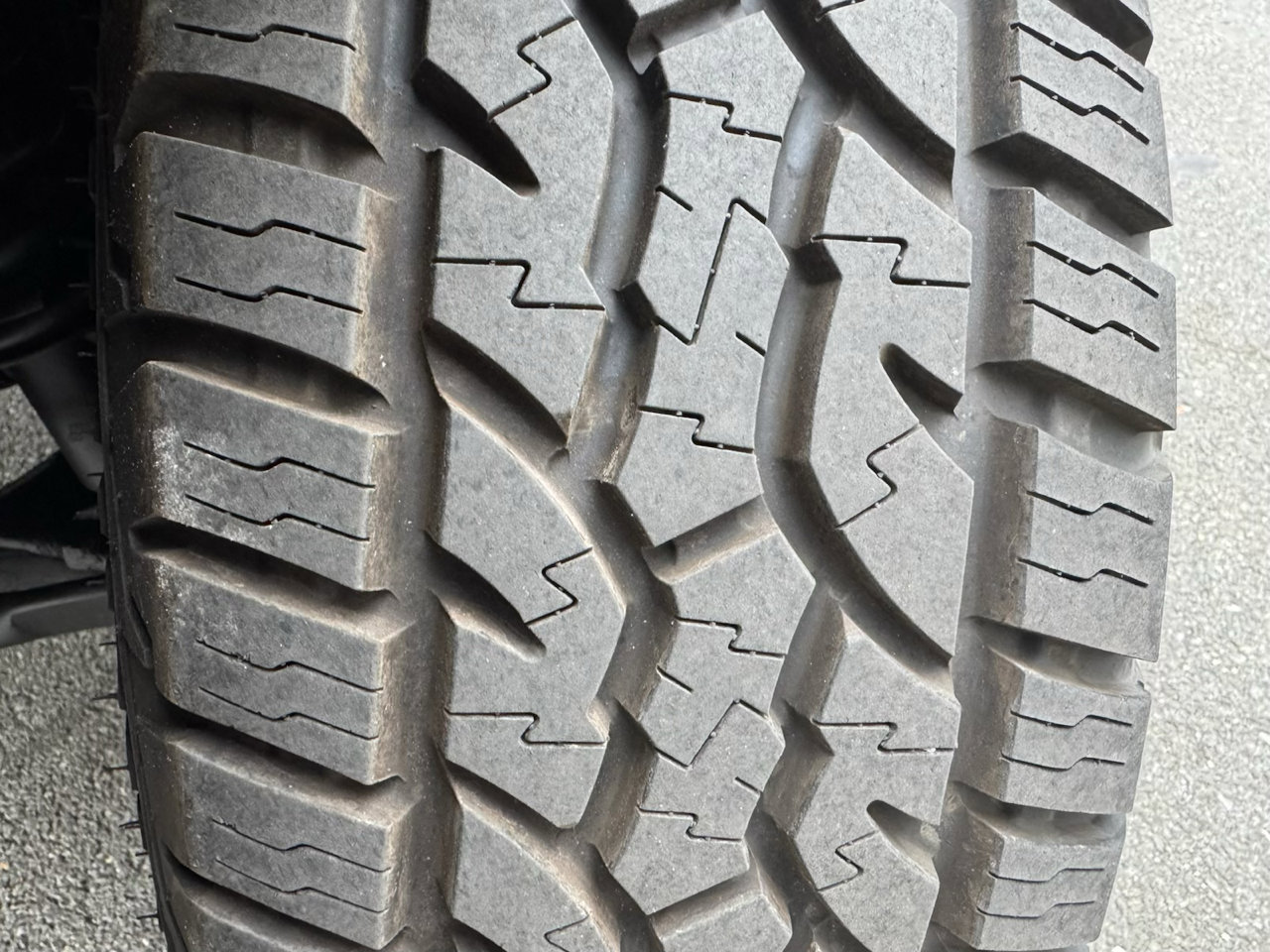 Used 2012 Nissan Frontier SV image 31