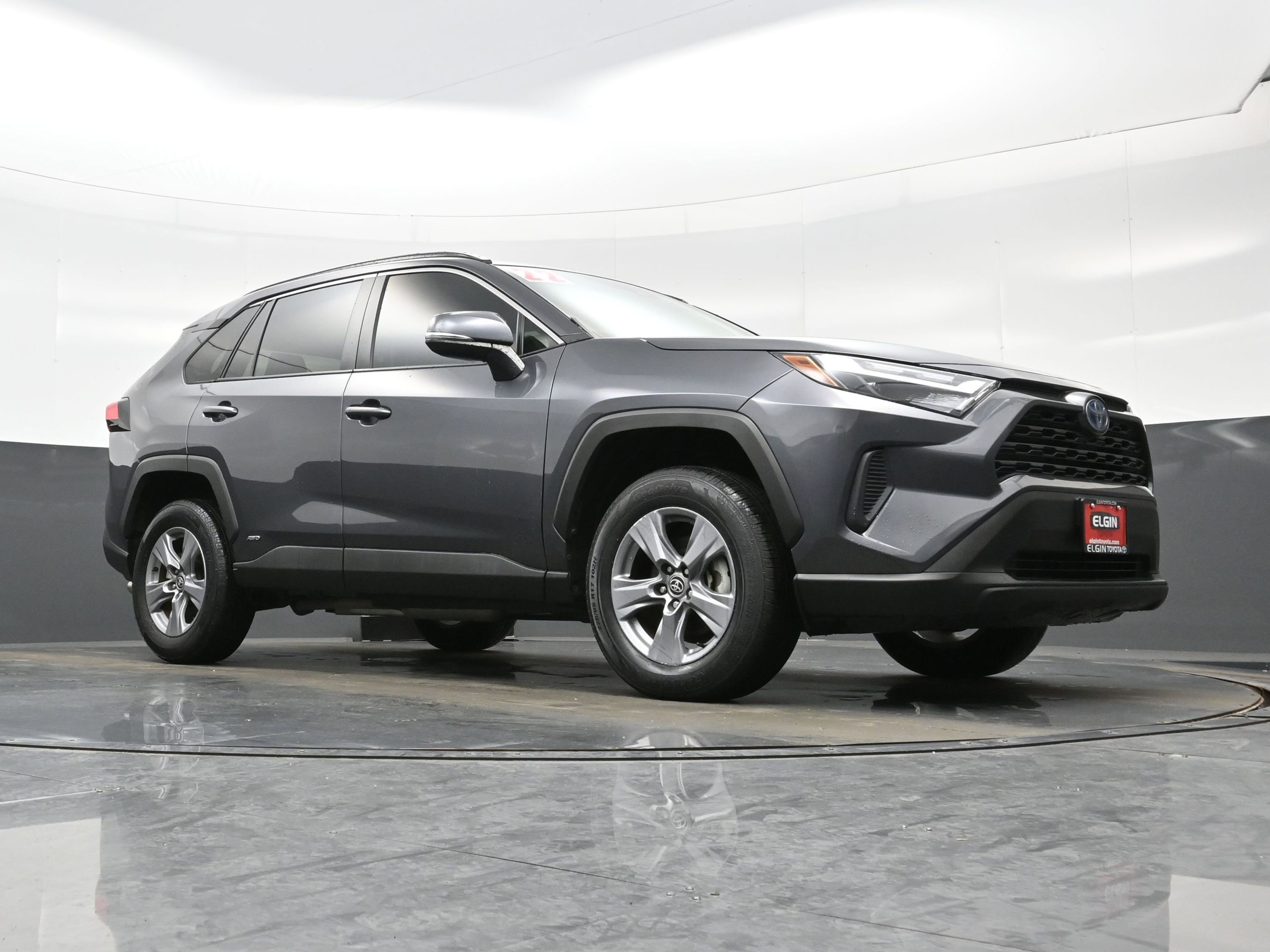 Used 2022 Toyota RAV4 XLE image 25