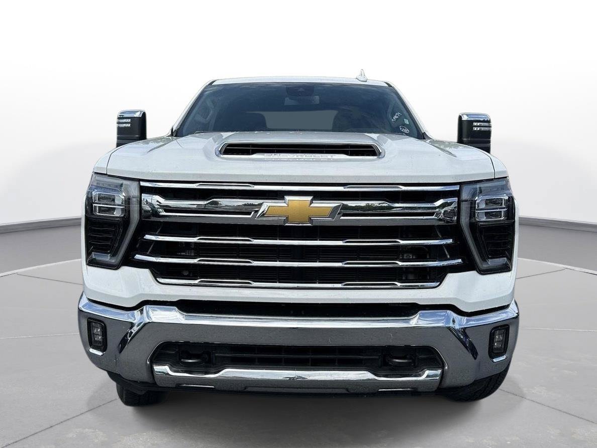 Used 2026 Chevrolet Silverado 2500 LTZ AWD/4WD image 3
