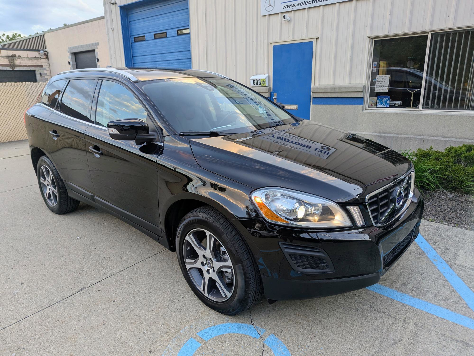 Used 2013 Volvo XC60 T6 AWD/4WD image 10
