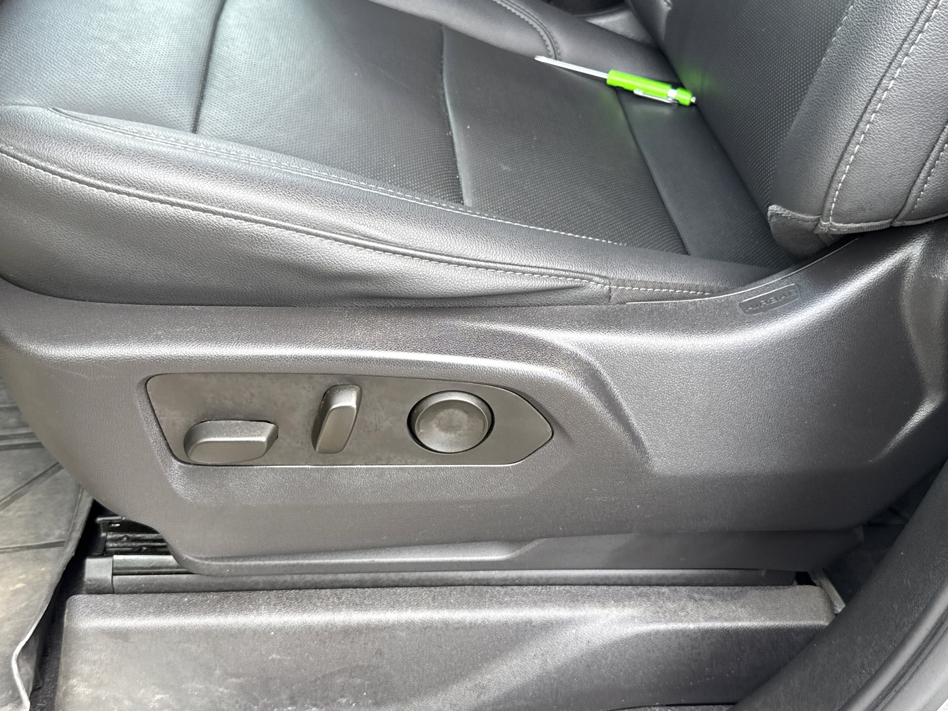 Used 2023 Chevrolet Silverado 1500 LTZ w/ LTZ Convenience Package II AWD/4WD image 26