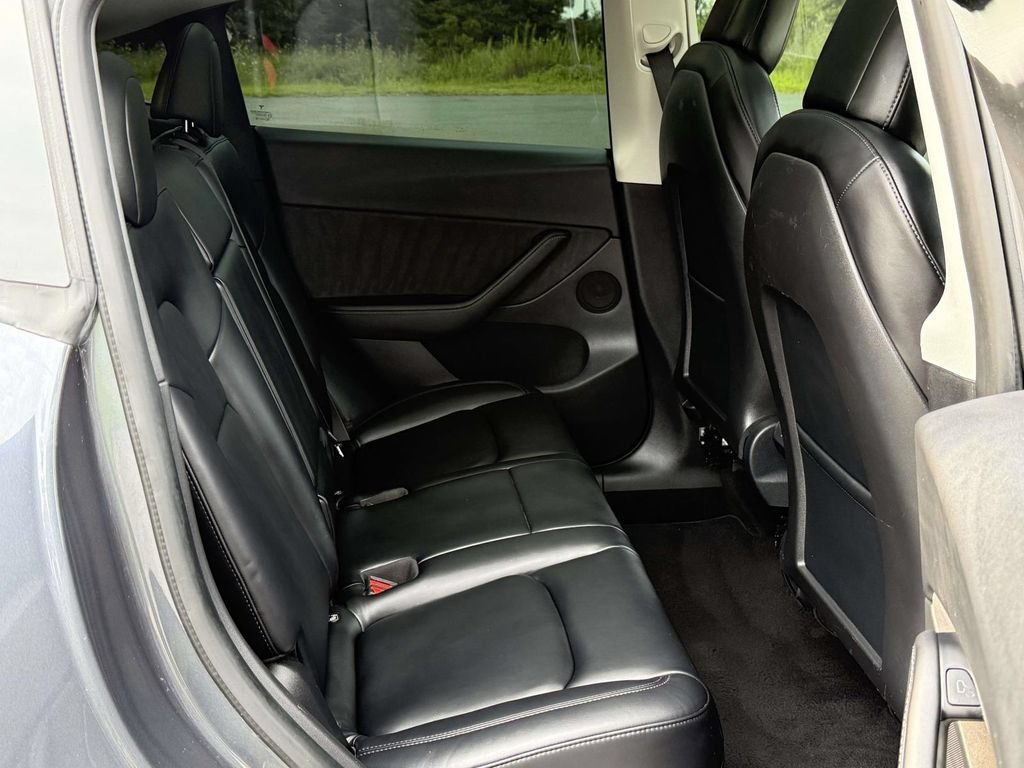 Used 2022 Tesla Model Y Performance AWD/4WD image 15