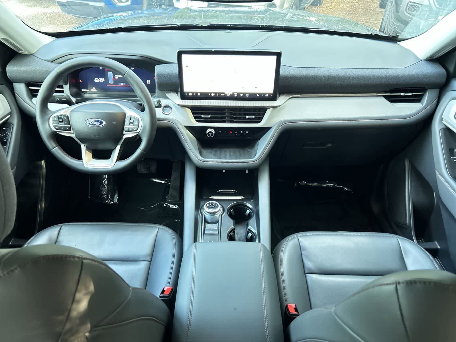 Used 2025 Ford Explorer Active w/ Active Comfort Package AWD/4WD image 15