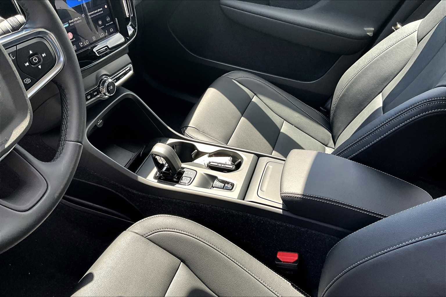 New 2026 Volvo XC40 B5 Core w/ Protection Package Premier image 10