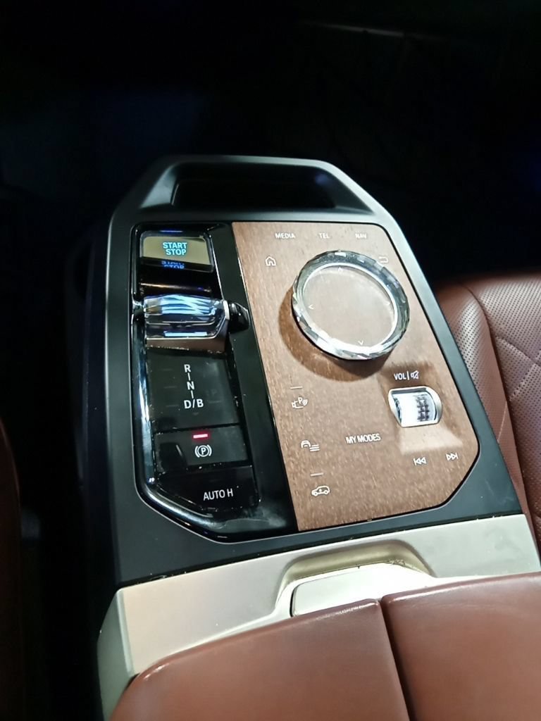 Certified 2023 BMW iX M60 w/ Executive Package AWD/4WD image 21