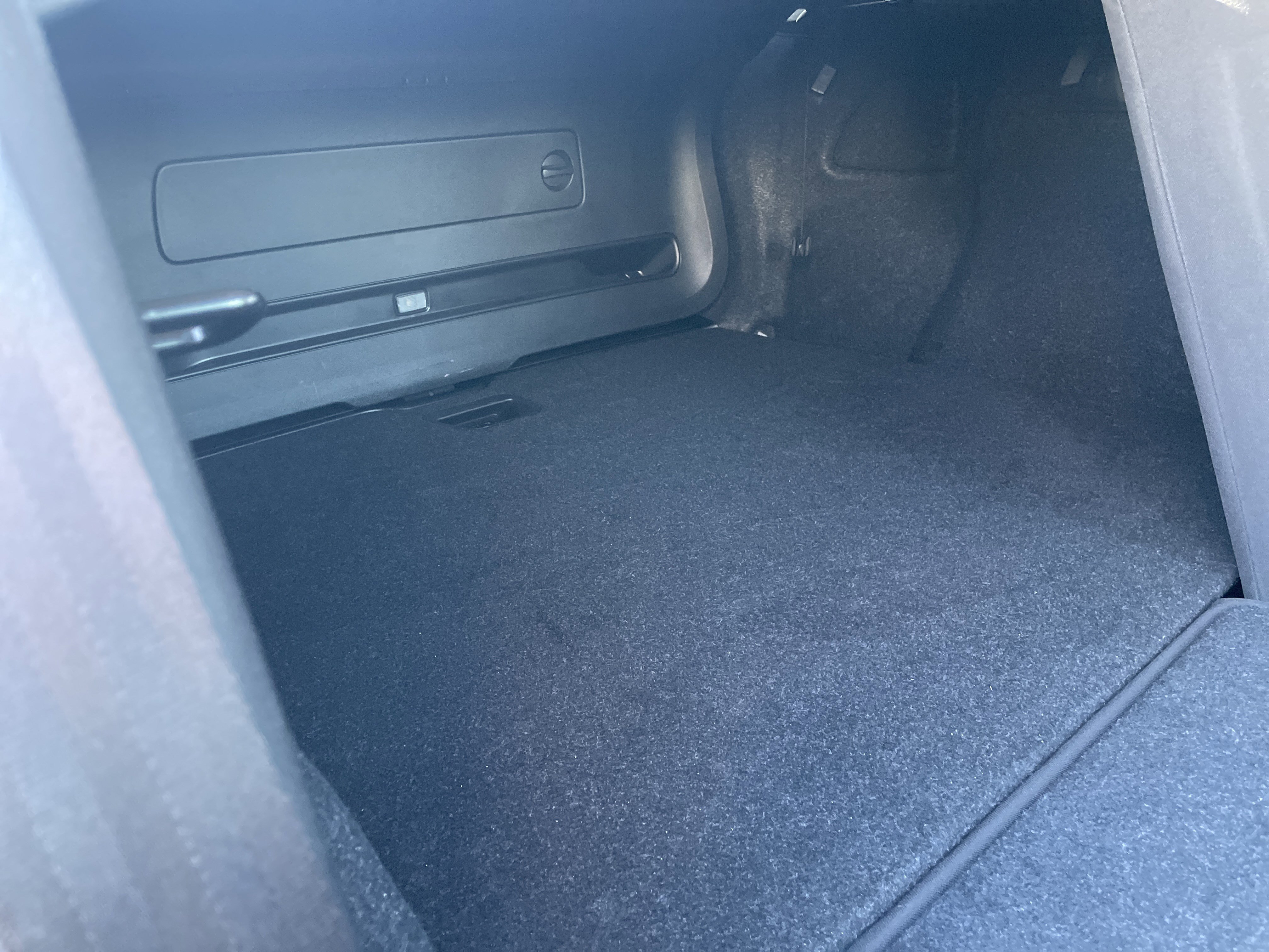 Used 2025 Volvo XC40 B5 Core image 24