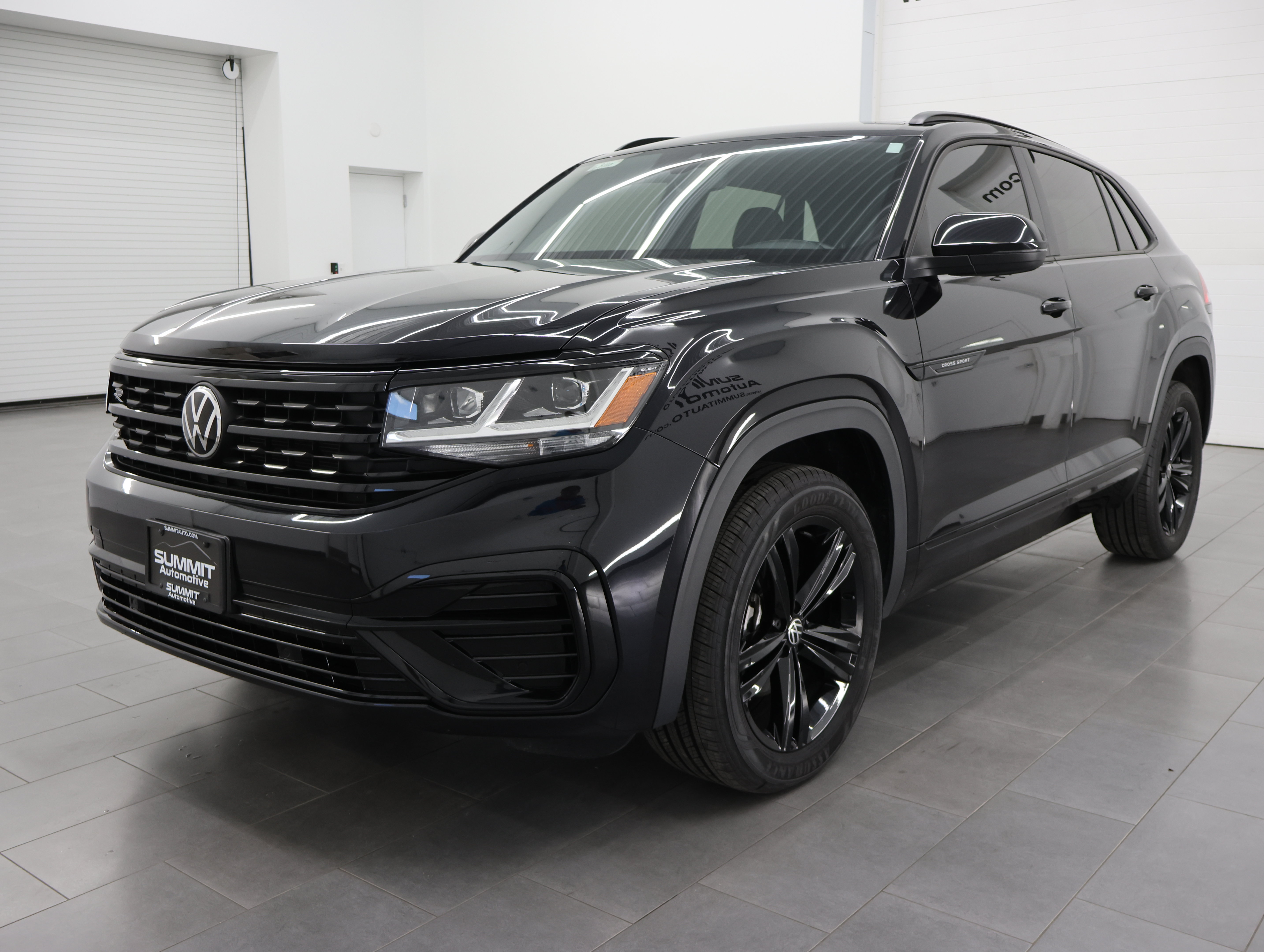 Used 2023 Volkswagen Atlas Cross Sport SEL R-Line AWD/4WD image 7