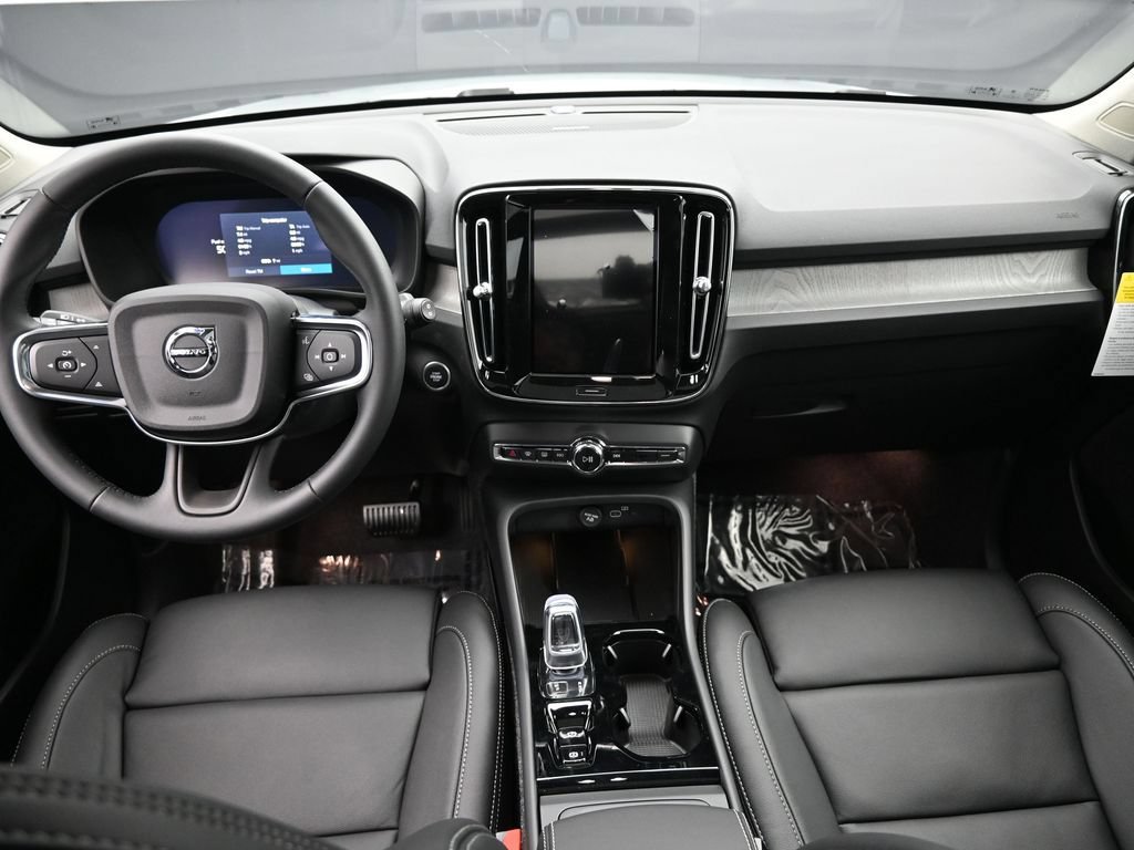 Used 2025 Volvo XC40 B5 Ultra w/ Climate Package AWD/4WD image 27
