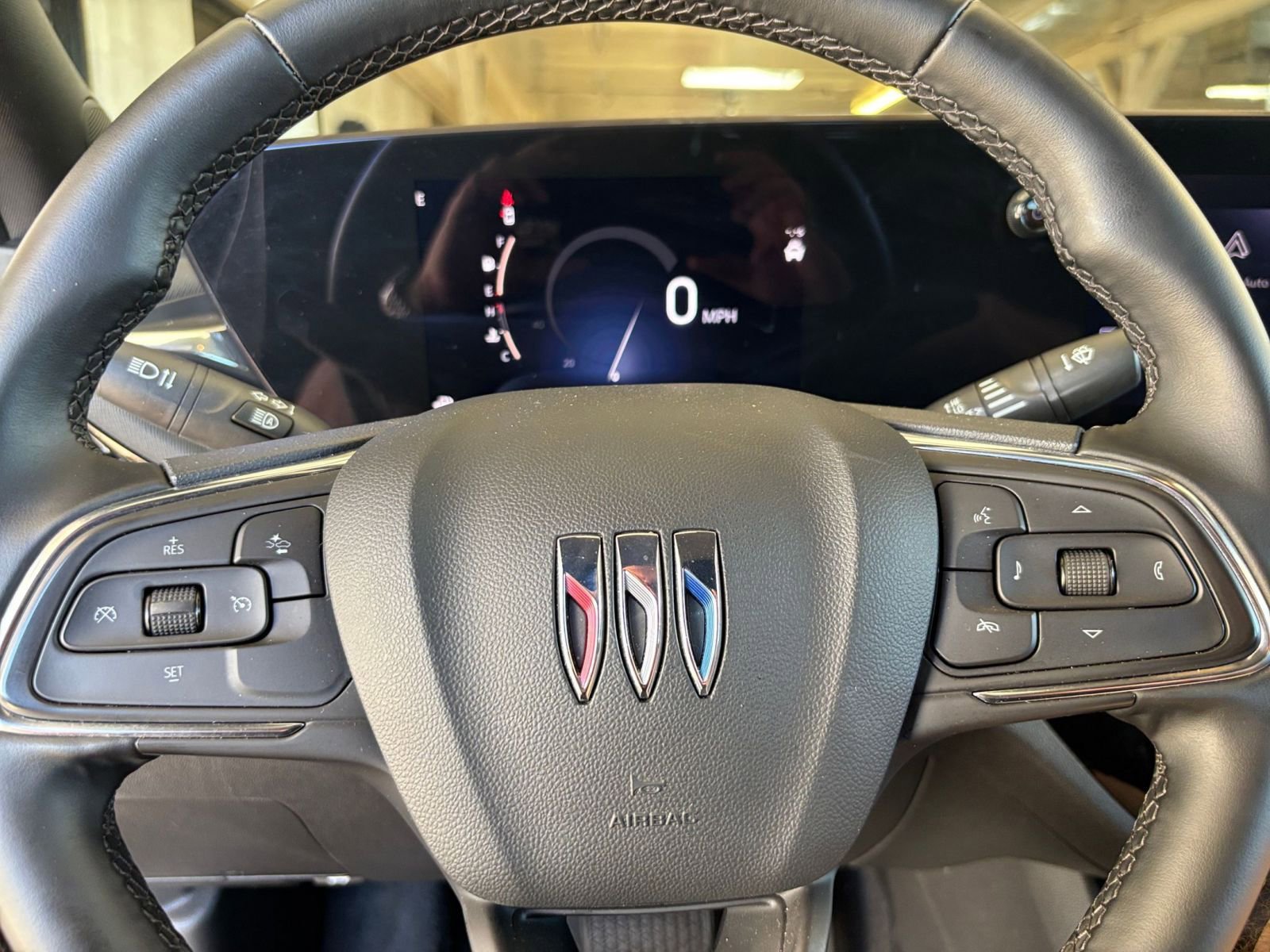 Used 2025 Buick Envista Sport Touring image 25