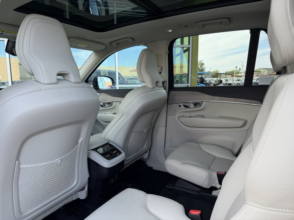 Used 2023 Volvo XC90 B6 Plus AWD/4WD image 34