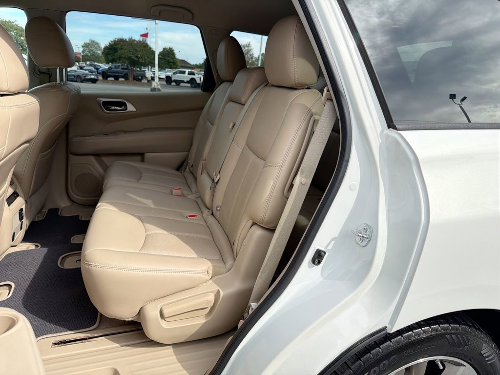 Used 2014 Nissan Pathfinder Platinum w/ Cargo Package FWD image 26