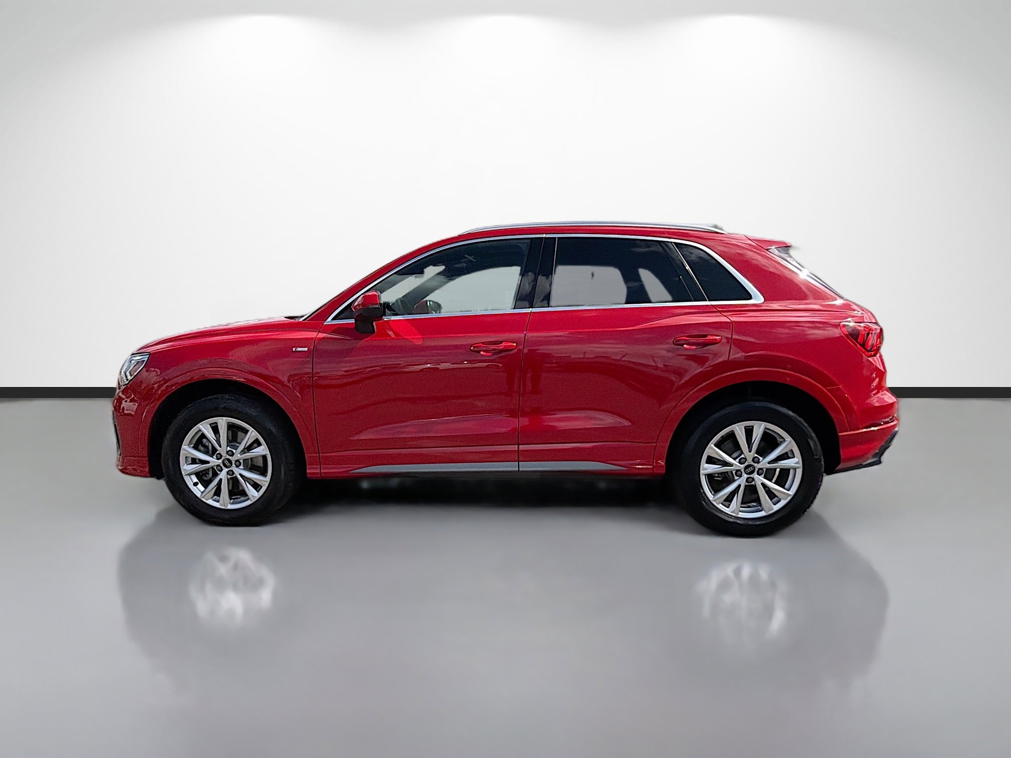 Used 2025 Audi Q3 2.0T Premium image 6