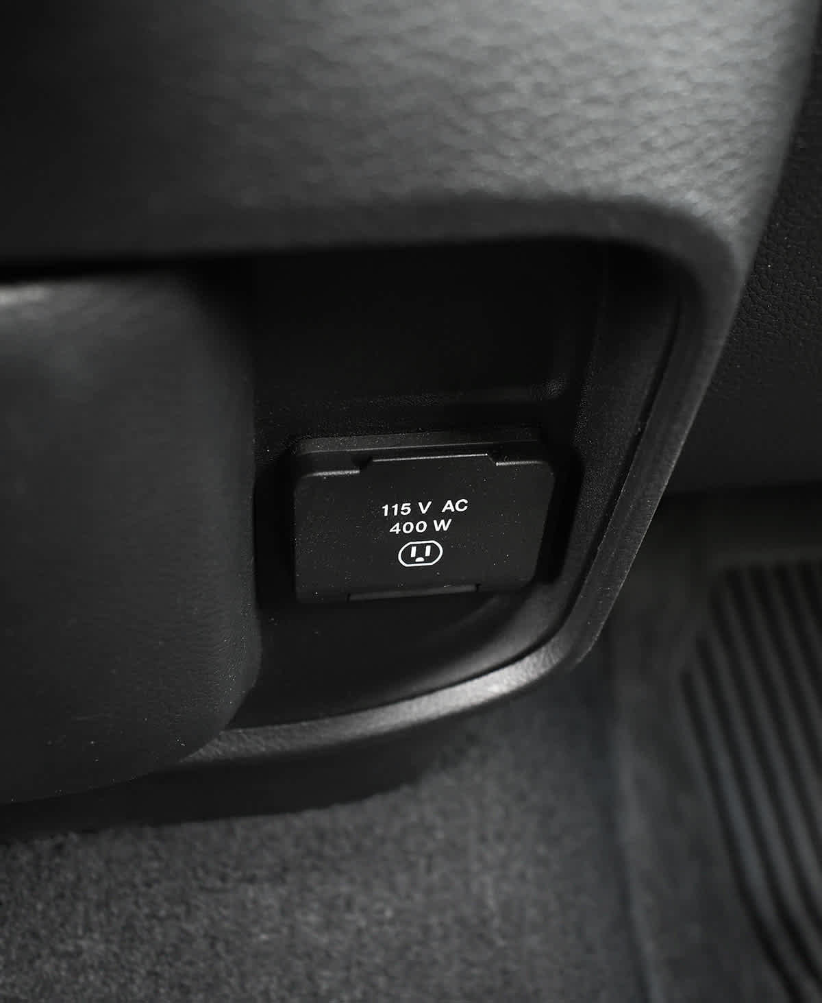 Used 2025 RAM 1500 Warlock AWD/4WD image 24