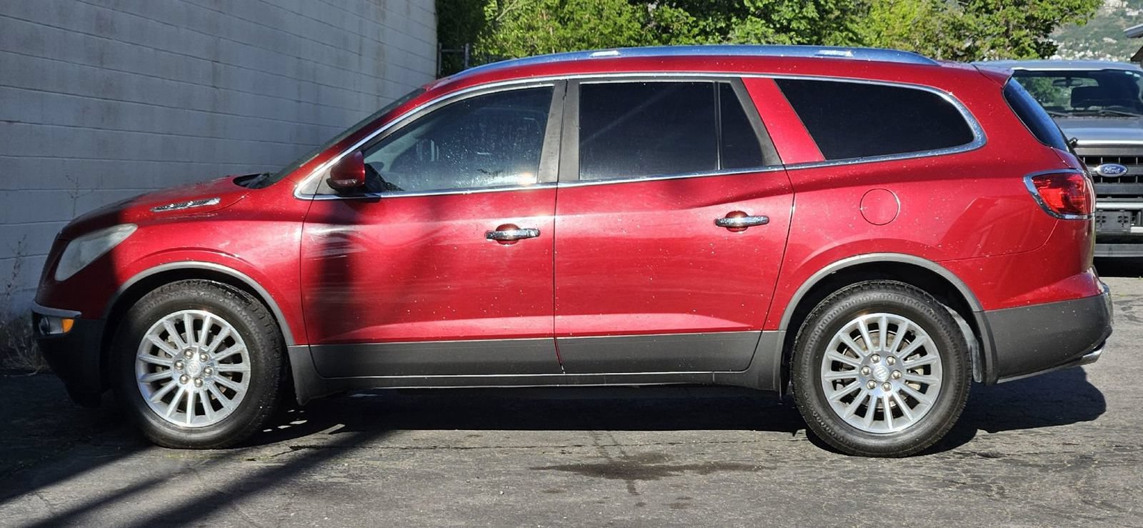 Used 2012 Buick Enclave Leather AWD/4WD image 2