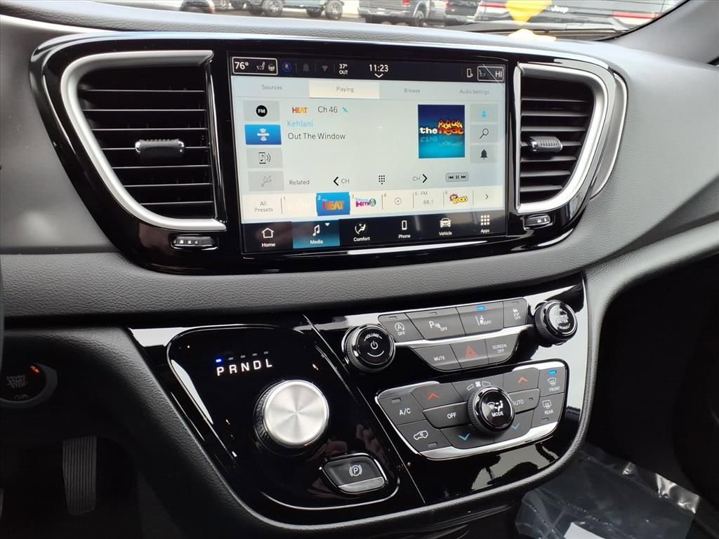 New 2026 Chrysler Voyager LX FWD image 20