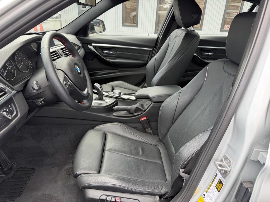 Used 2018 BMW 330i xDrive Sedan w/ Convenience Package AWD/4WD image 15
