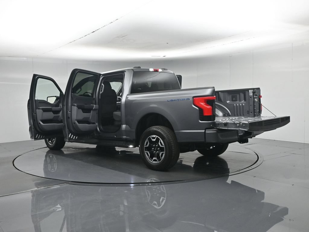 Used 2023 Ford F150 Lightning XLT AWD/4WD image 35