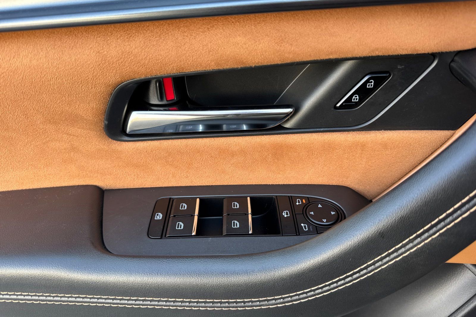 Certified 2025 MAZDA CX-70 3.3 Turbo S w/ Premium Plus image 11