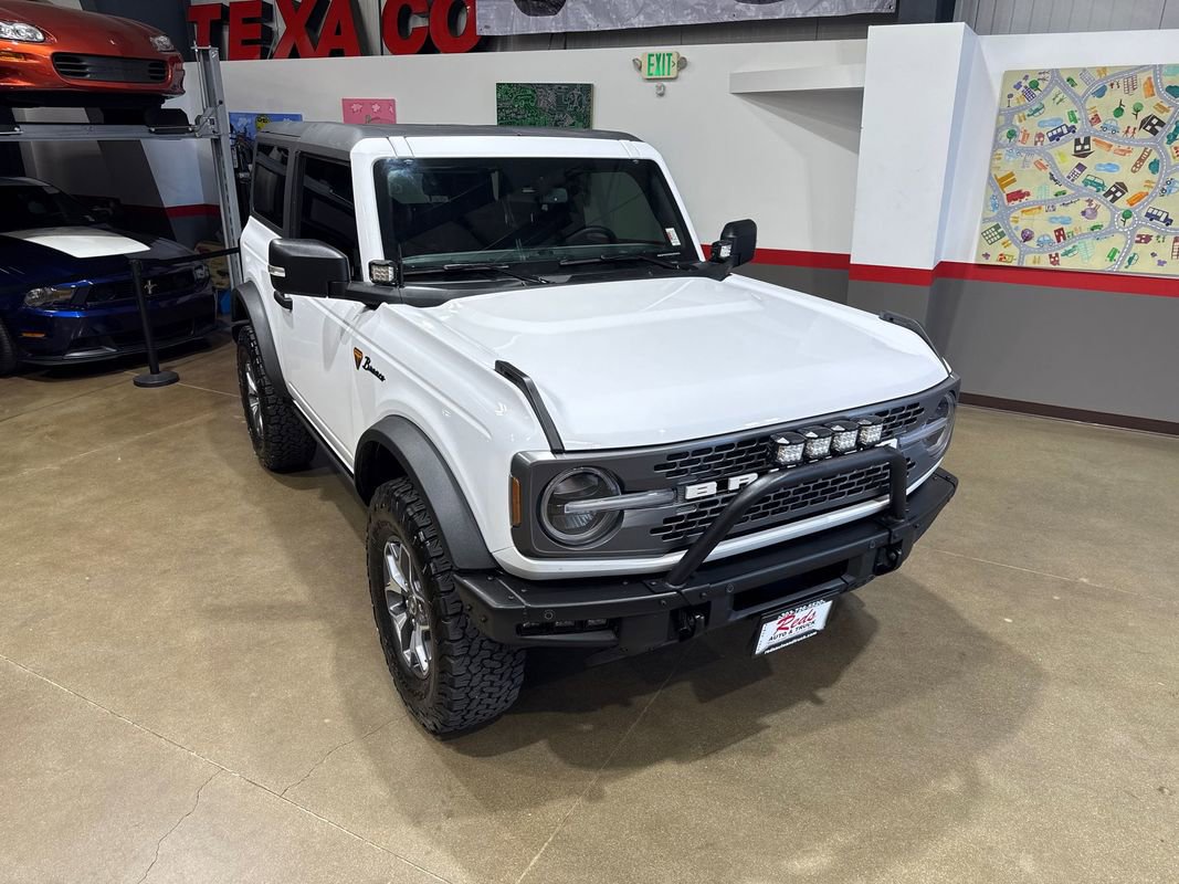 Used 2023 Ford Bronco Badlands image 11