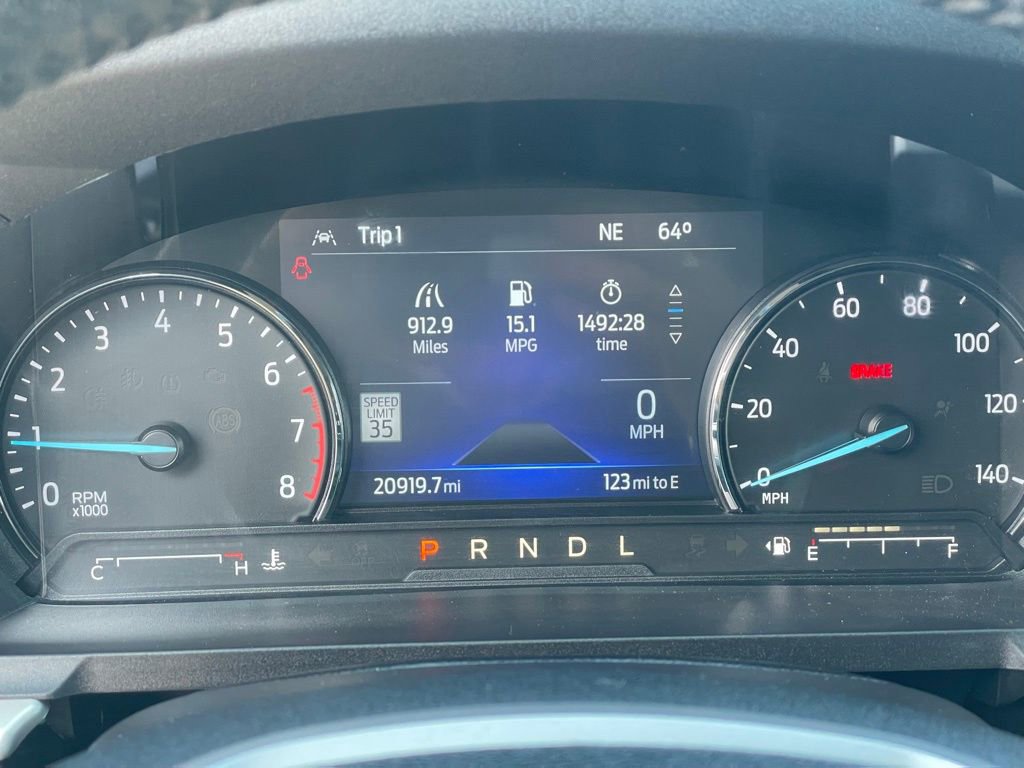 Used 2022 Ford Explorer XLT w/ Equipment Group 202A AWD/4WD image 18