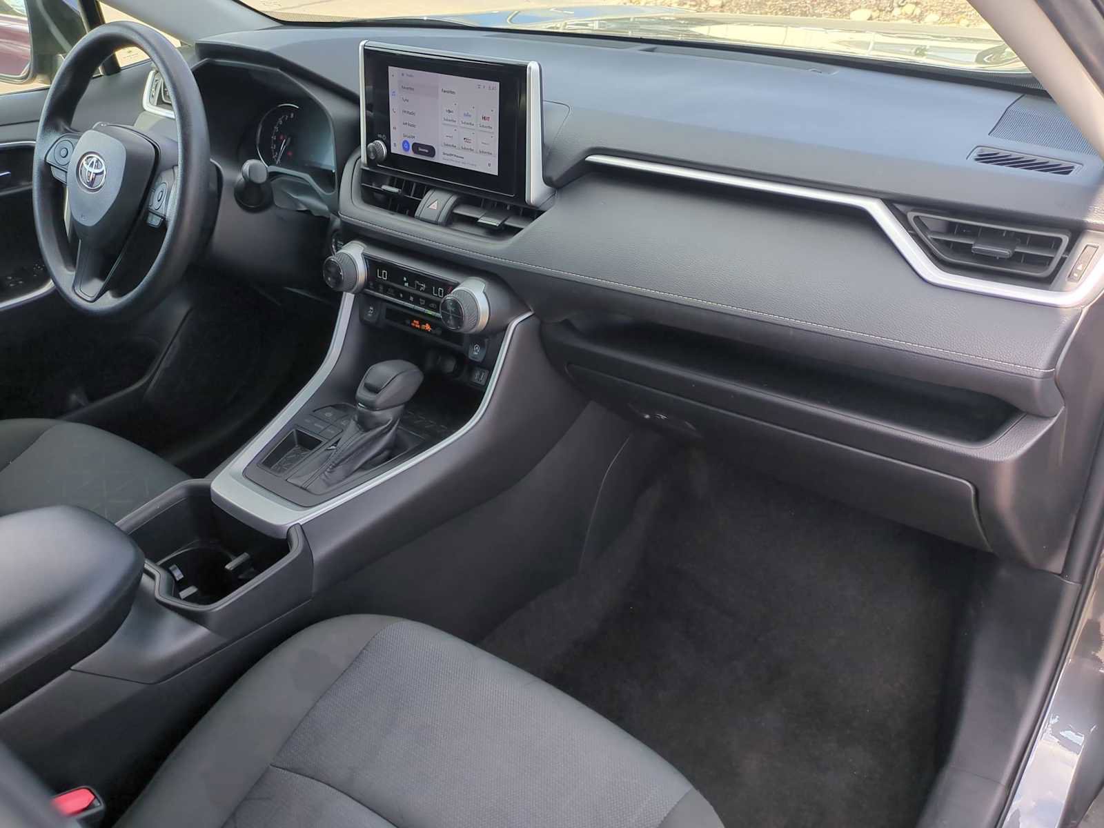 Used 2024 Toyota RAV4 XLE image 28