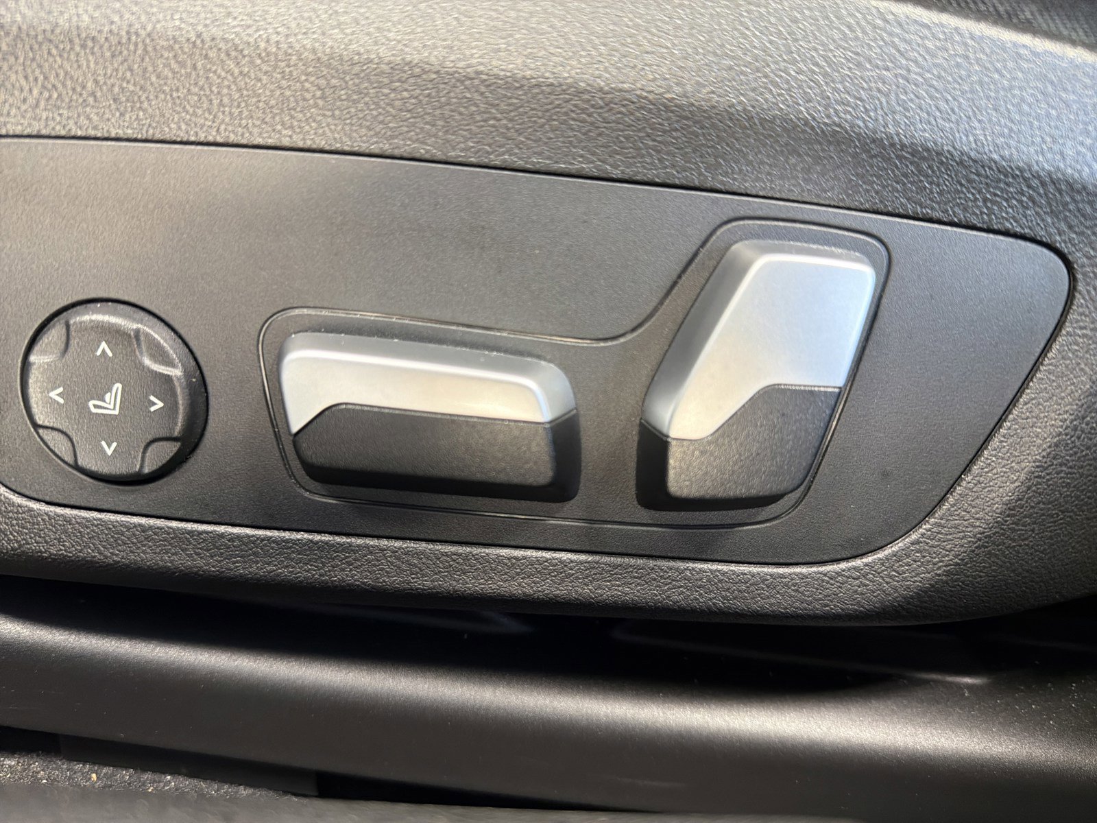 Used 2023 BMW M340i xDrive w/ Premium Package image 19