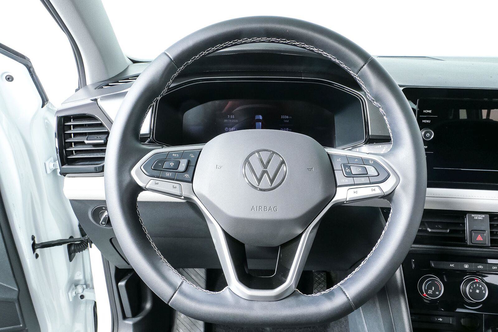 Certified 2025 Volkswagen Taos S FWD image 8
