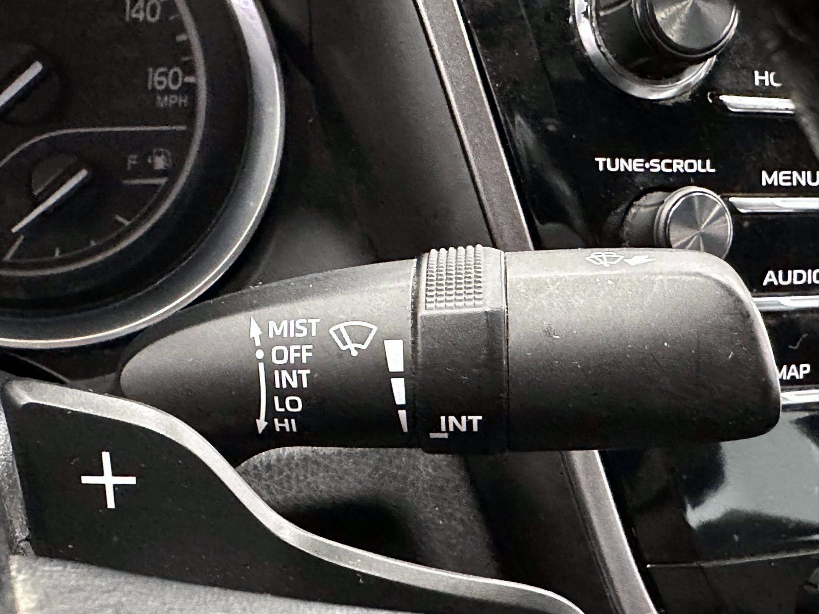 Certified 2019 Toyota Camry SE image 29